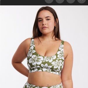 Benoa Body Green Batik Sports Bra